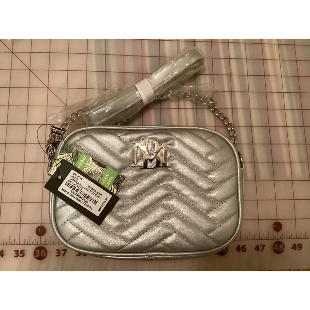 BM Quilted Crossbody Bag Metallic Silver Chain Strap‎ Mini Shoulder Purse